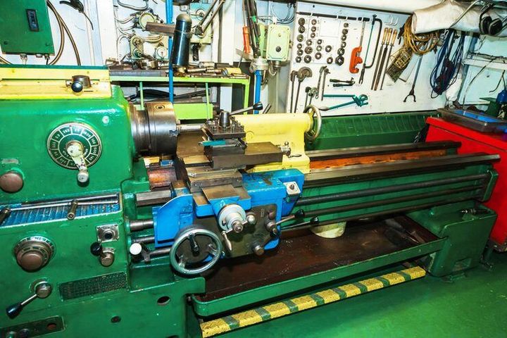 An Informative Guide to Hydraulic Press Machines for Industrial Use